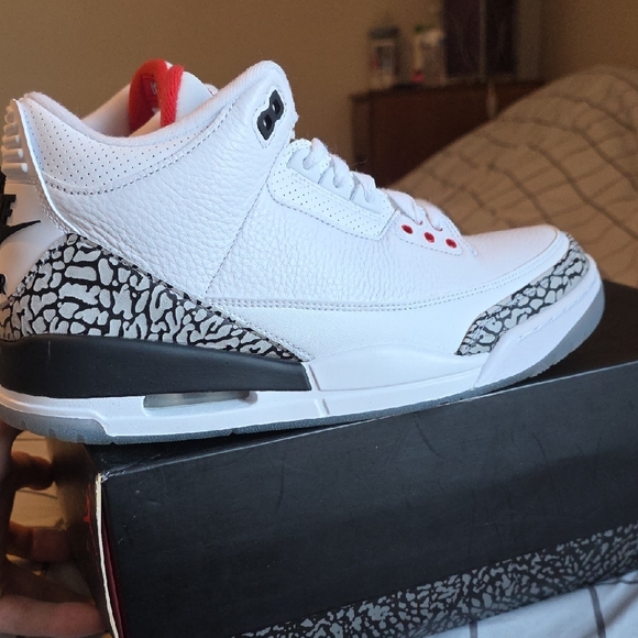 Jordan Kids White and Red Sneakers - Picture 6 of 11